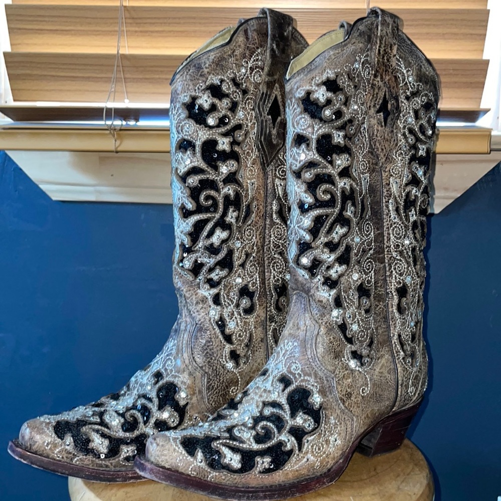 LD Brown Inlay & flowered boots  size 7